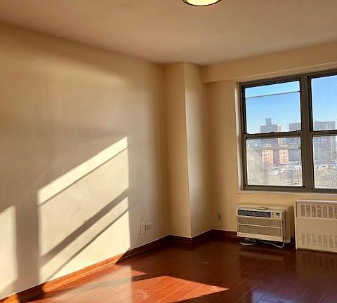 5th image of 501 Surf Ave #J8