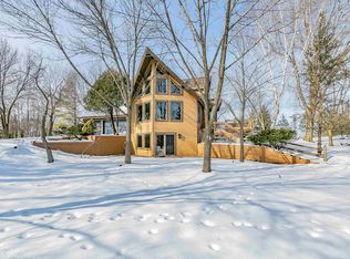W6196 Cedar Cliff Dr, Hortonville, WI 54944