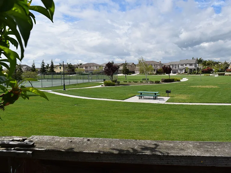 16210 Sheltered Cv E — Photo 27