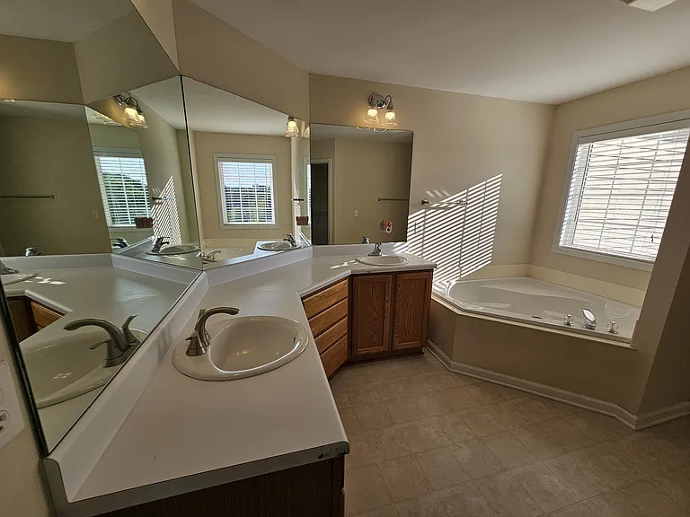 2517 Trailwood Hills Dr — Photo 15