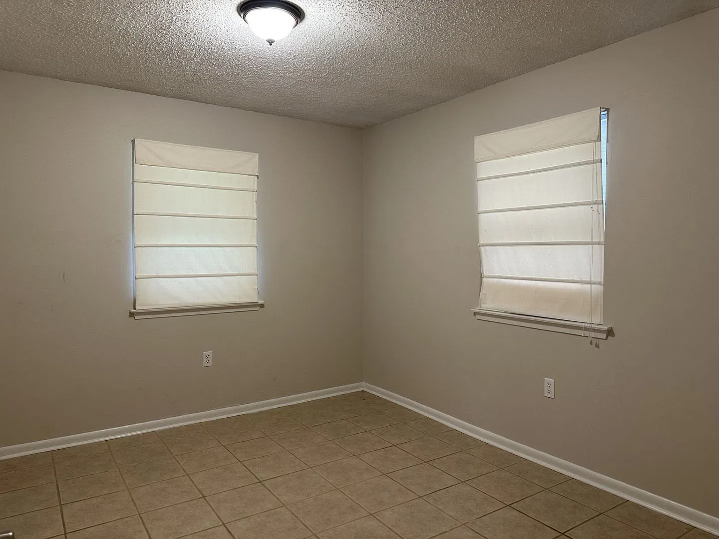 2121 Oriole 3 BR 1 Bath — Photo 4