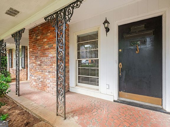 2nd image of 5860 Greenbrier Rd