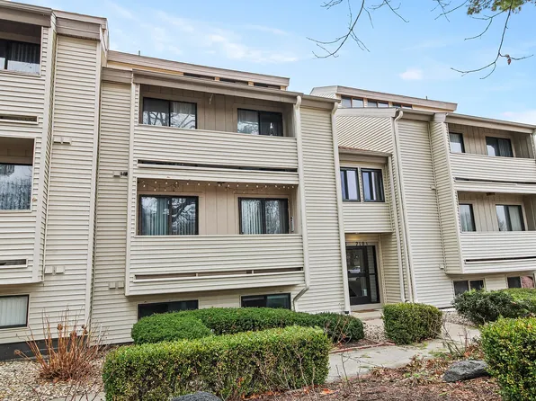 2103 Melrose Dr APT A, Champaign, IL 61820