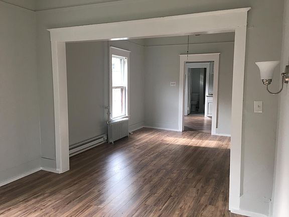 5th image of 125 Hurlevyille Main St Front 1