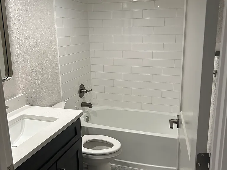 709 E Melbourne Ave #C6 — Photo 3