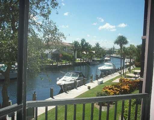 Beautiful 3bed/2bath waterfront condol