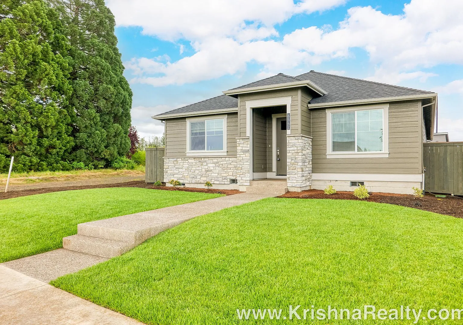 Lovely New Construction| Single Level 3BD | 2BA | Single Family Home In Rosedale Parks Hillsboro ... — Photo 2