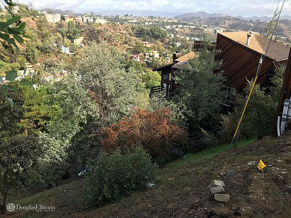 3rd image of 8565 Cole Crest Dr