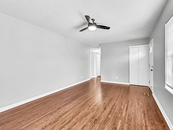 4th image of 805 8th Ave E