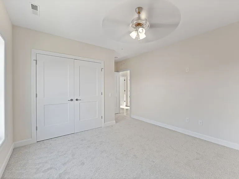 5233 Highpointe Lakes Dr #401 — Photo 12