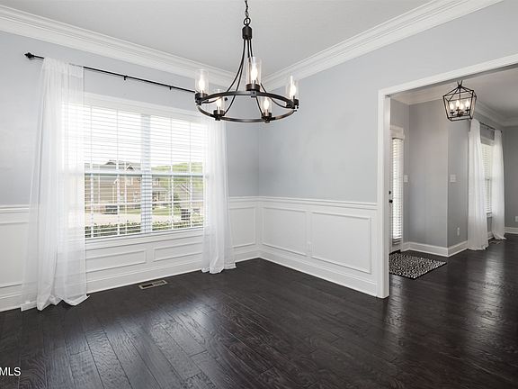 3rd image of 1501 Dogwood Cove Ln