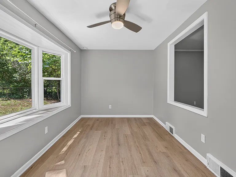 7318 Rosewood St — Photo 14