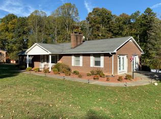 107 Buena Vista Dr, Pilot Mtn, NC 27041