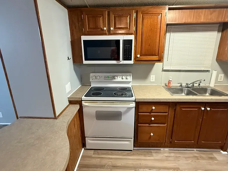 214 Wythe Creek Rd #121 — Photo 5
