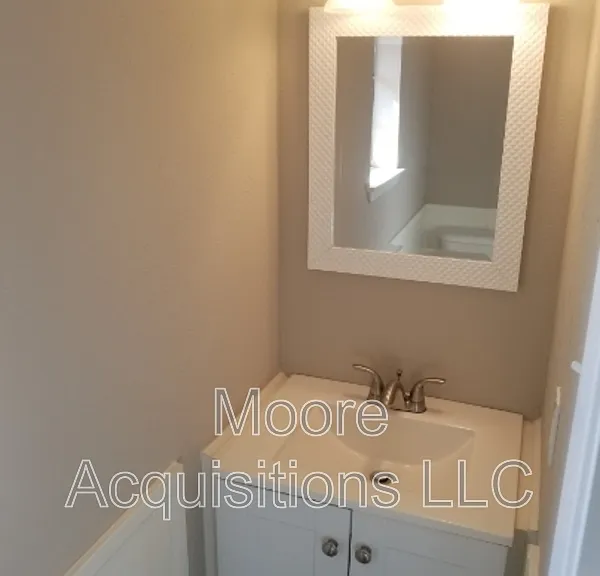 1833 Skyline Dr — Photo 10