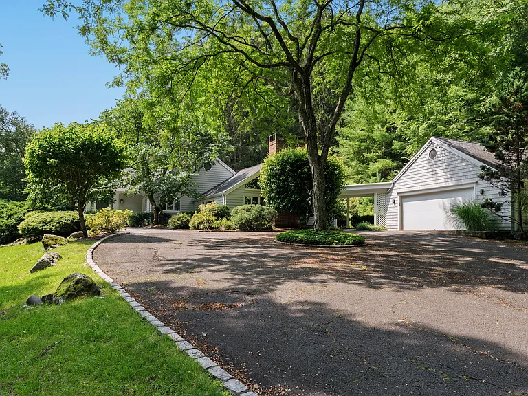 117 Tobys Ln — Photo 3