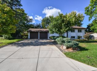 9081 Northwood Cir, New Hope, MN 55427