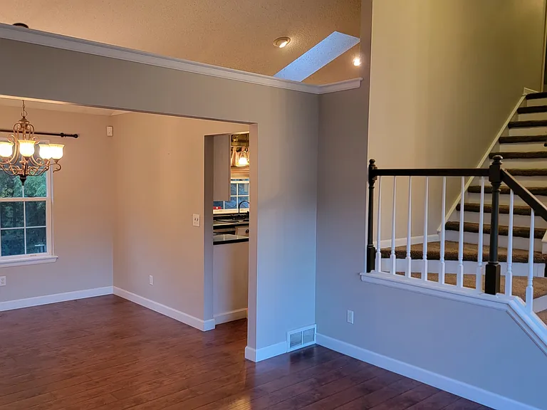 1628 Fox Trail Dr NE — Photo 2