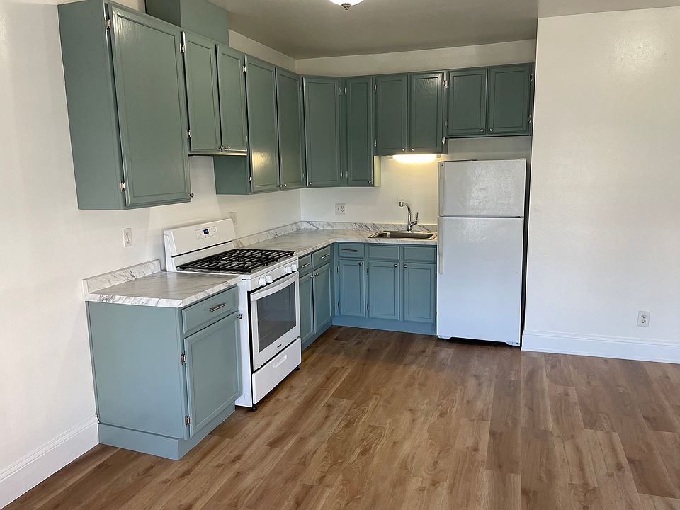 Kitchen view 3
