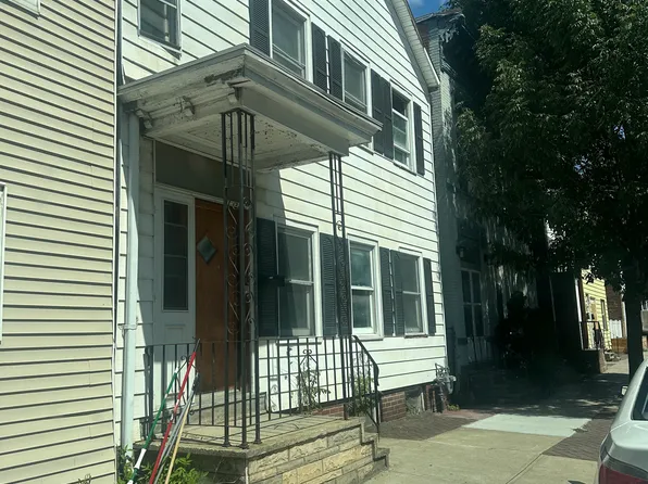 483 2nd St, Troy, NY 12180