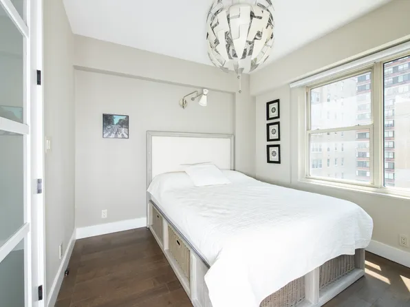 370 East 76th Street image 6 of 7