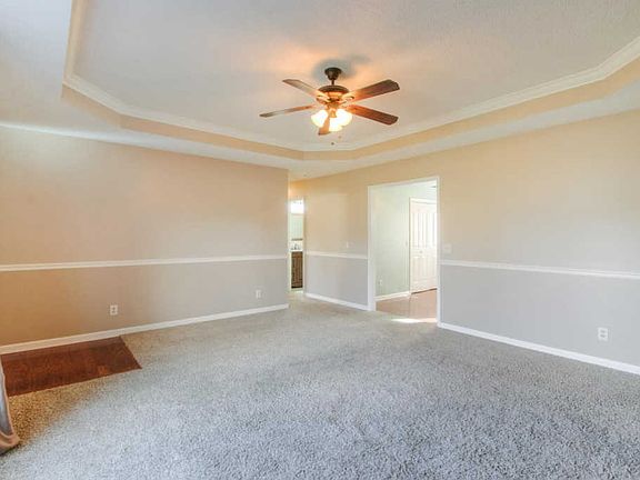 4th image of 1611 Moore Ct
