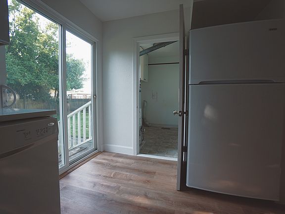 Kitchen & Laundry Room