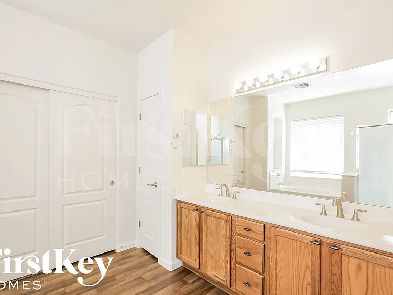 17363 W Elaine Dr — Photo 10