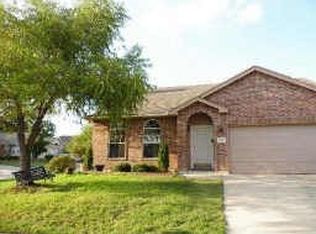 8951 Rushing River Dr, Fort Worth, TX 76118