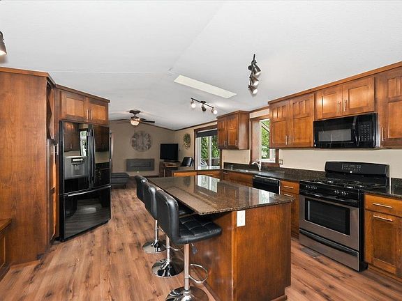 2nd image of 5226 E Lake Rd