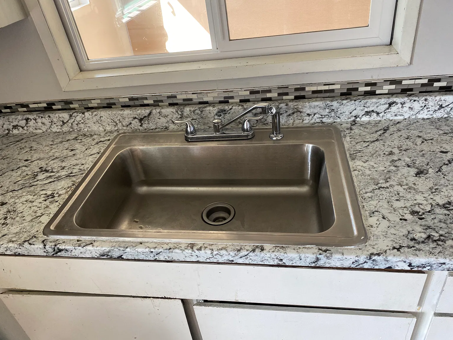 1 bed, 550 sqft, $1,000 — Photo 3