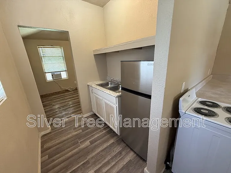 260 Lark Meadow Dr #D — Photo 13