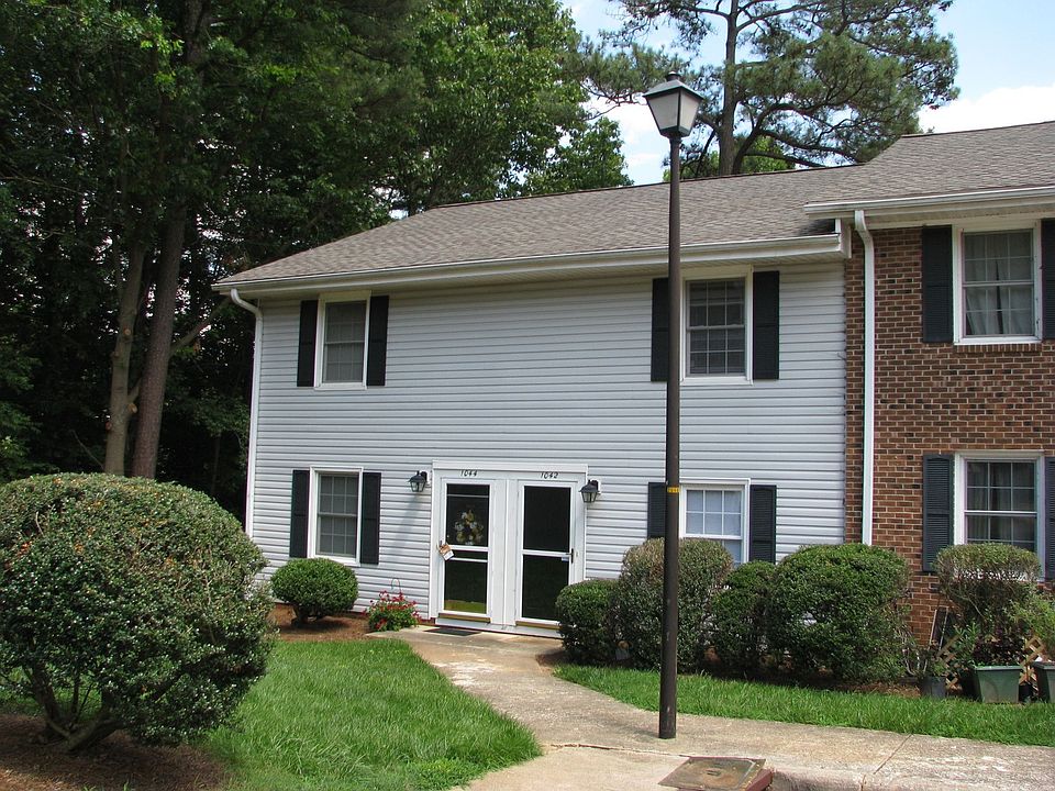 Front - next to end unit