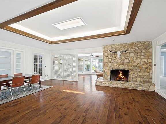 2nd image of 3329 Whiffletree Dr