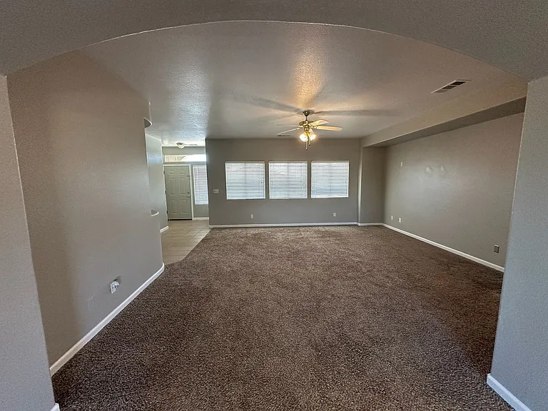 1912 Mount Whitney Ct — Photo 5