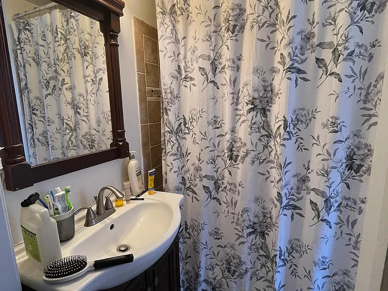 1520 Pine St #3R — Photo 8