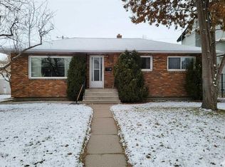 22 W Montrose Cres NE, Calgary, AB T2E 5N9