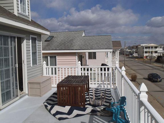 3rd image of 3226 Haven Ave #2