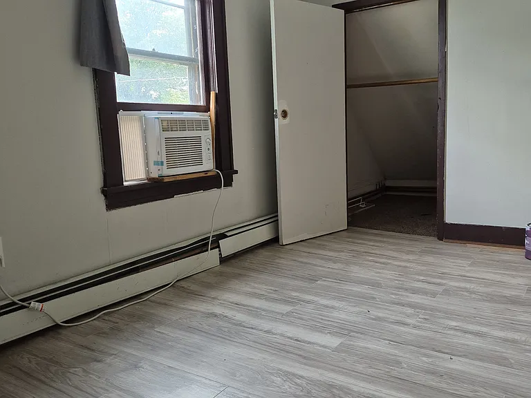 2622 Upton Ave N — Photo 15