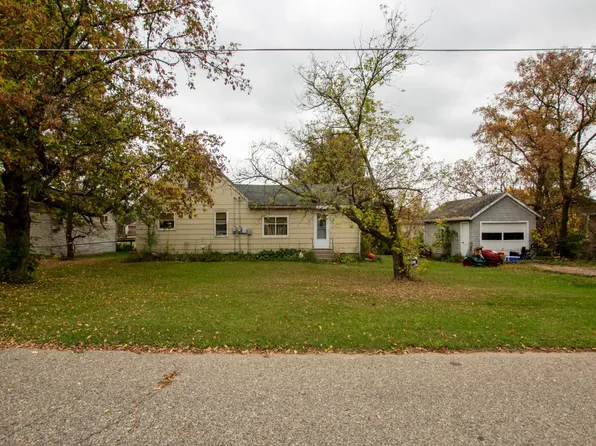 512 Labudde Ave NE, Bagley, MN 56621