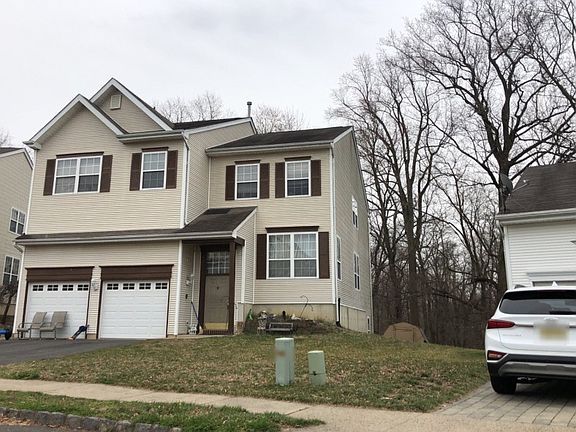 5th image of 76 Arrowhead Dr