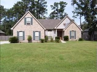 213 Ruelle Du Chene Dr, Madisonville, LA 70447
