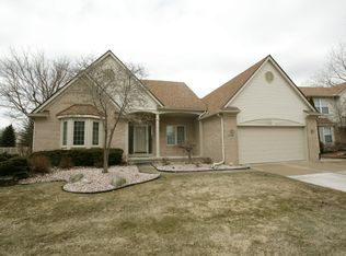 896 Foothill Rd, Canton, MI 48188