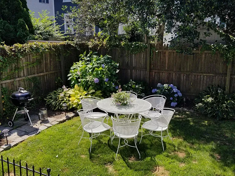 19 Stockholm St — Photo 29