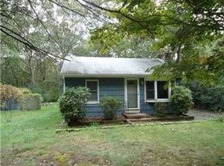 32 Shadbush Rd, South Kingstown, RI 02879