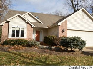 11 White Oak Dr, Coal Valley, IL