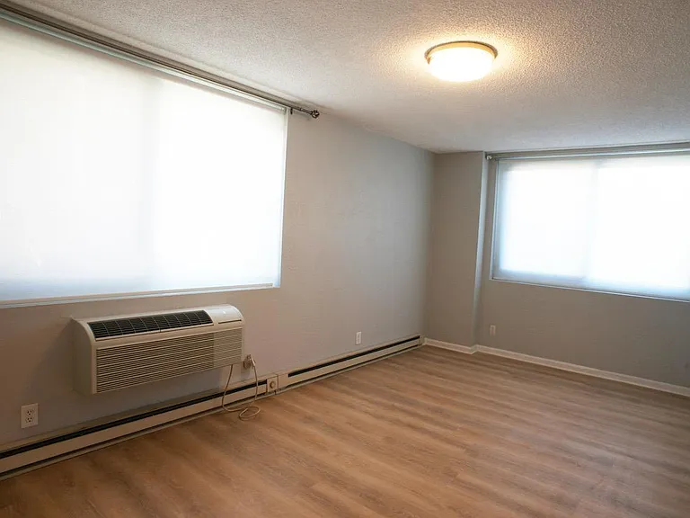 1 Strawberry Hill Ave #1E — Photo 19