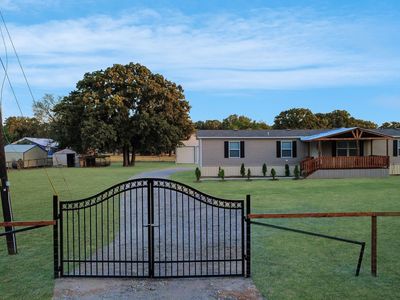 1800 County Road 2105, Kemp, TX, 75143