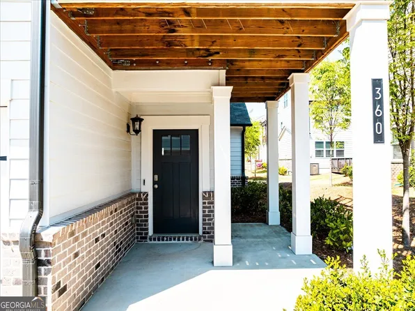 360 Hayden Cir, Woodstock, GA 30189