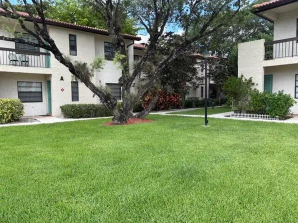 21866 Cypress Cir APT 31E, Boca Raton, FL 33433
